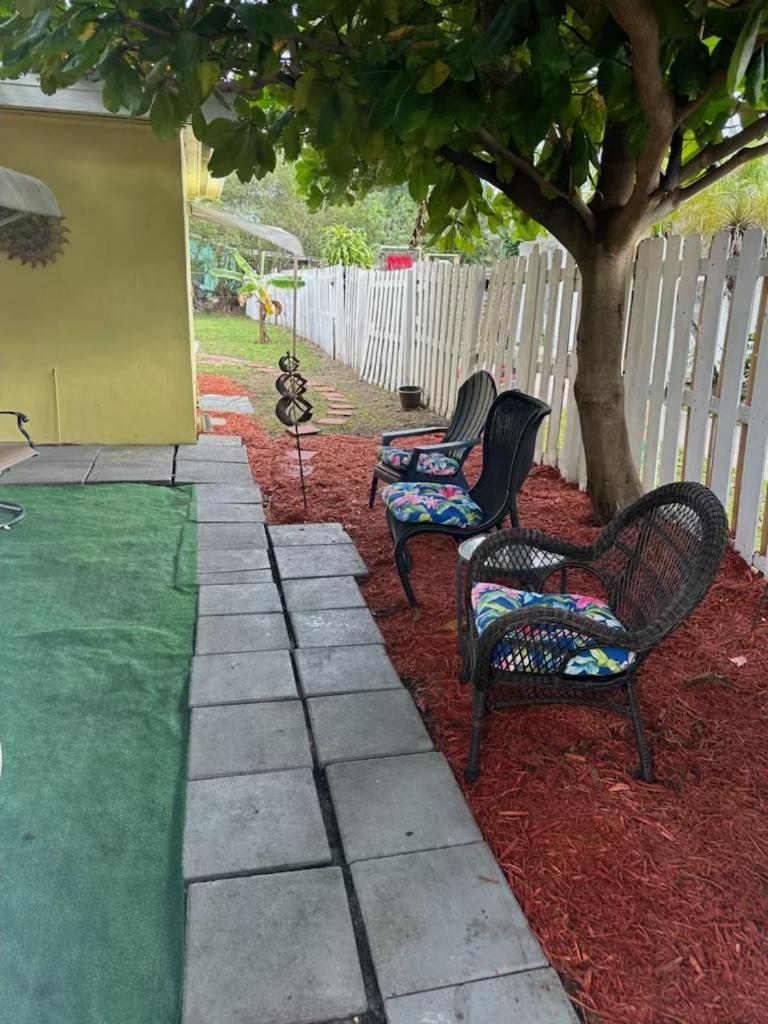 3 Bedroom House Fenced Backyard Private Patio Areas Grill Firepit Plenty Parking! Quick Access 10 Min To Beach Airport Delray West Palm Lake Worth Beach Ngoại thất bức ảnh